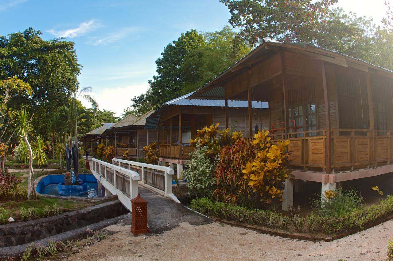 Two Fish Resort Bunaken Exterior photo